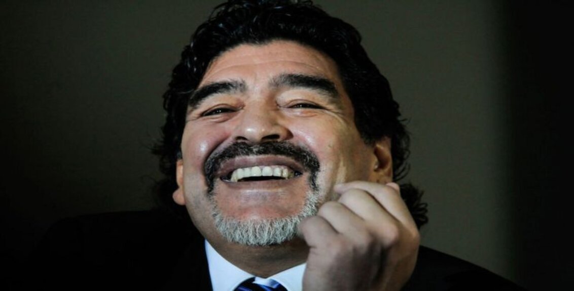 Um ano sem Maradona: as polêmicas que mantêm o mito do futebol vivo na memória