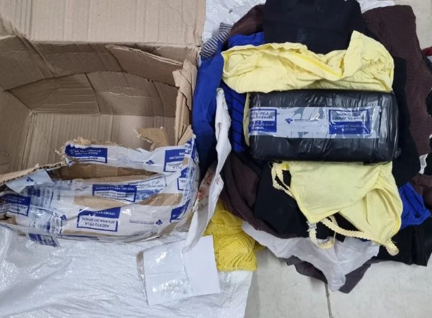 Pasta base de cocaína despachada pelos Correios junto com roupa é apreendida em Recife(PE) e tinha destino a cidade no Piauí