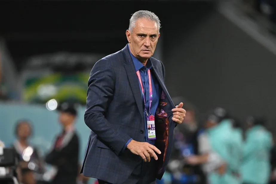 101466854-brazils-coach-00-tite-watches-his-players-from-the-touchline-during-the-qatar-2022-world